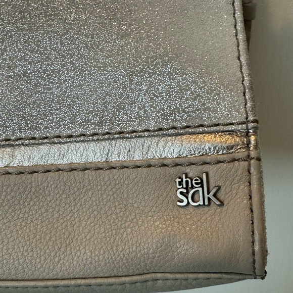 The Sak Crossbody bag. - Picture 3 of 6